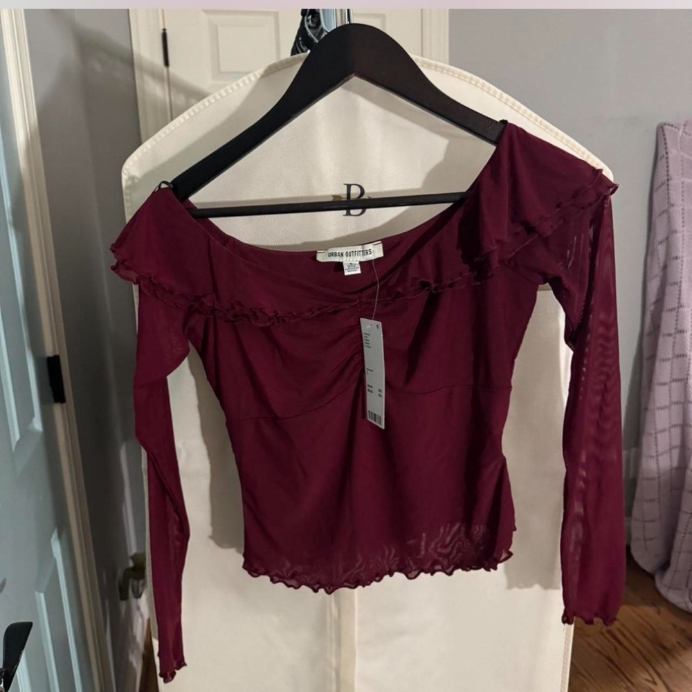 Urban Outfitters burgundy mesh off the shoulder top 
New with tags 
Size s